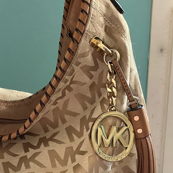 MICHAEL KORS Authentic Tan/Chestnut Monogram Hobo Shoulder Bag - Picture 4 of 8